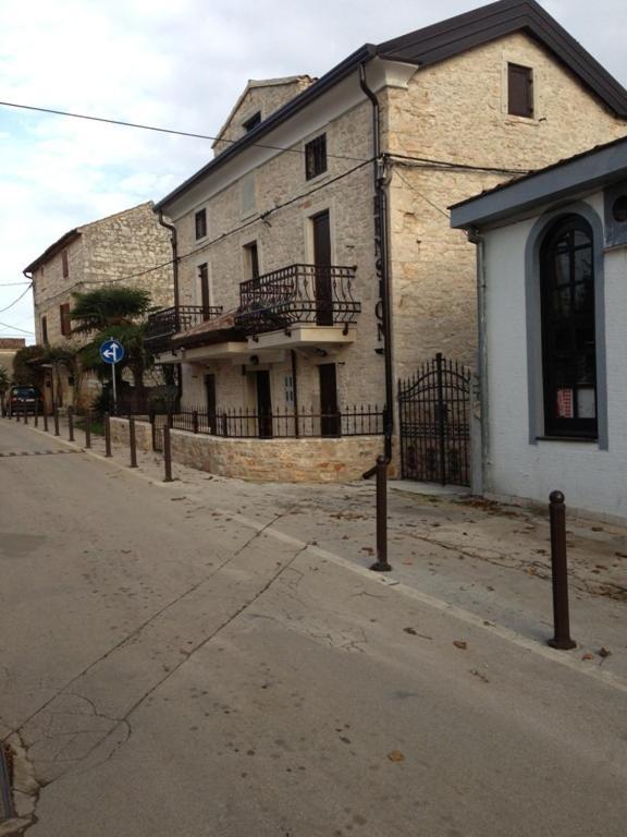 Rooms Grof Tar-Vabriga Exterior photo