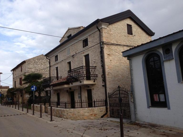 Rooms Grof Tar-Vabriga Exterior photo