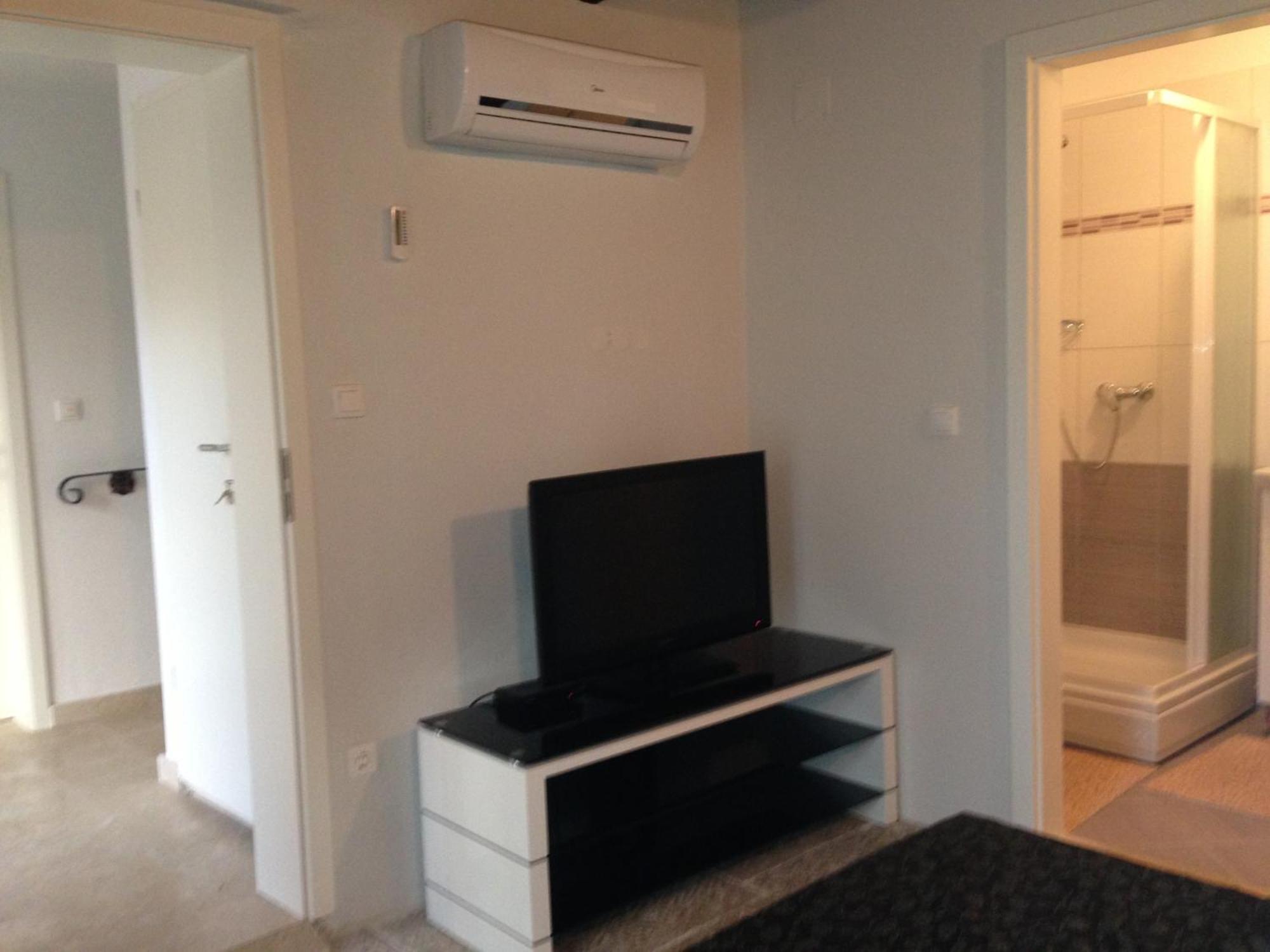 Rooms Grof Tar-Vabriga Exterior photo